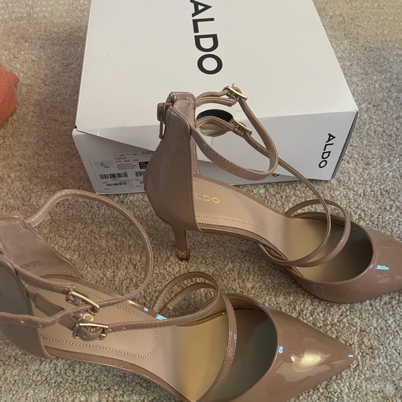 High heel shoes - never worn